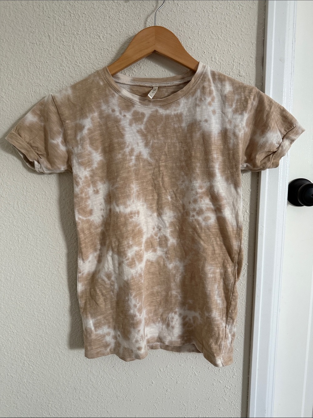 Tie-Dye Short Sleeve dress in Beige and White